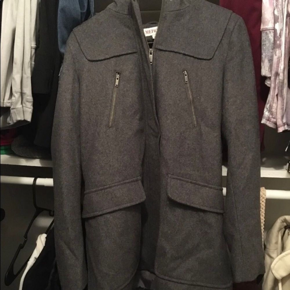 Women’s grey jacket